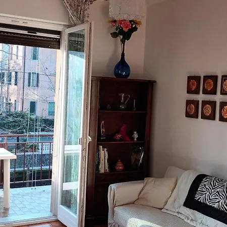 Eva 's Flat With Large Sunny Balcony And Lagoon View * Lido de Venecia