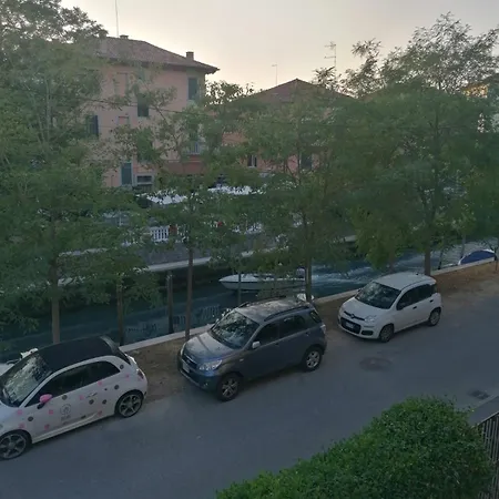 Apartamento Eva 's Flat With Large Sunny Balcony And Lagoon View *