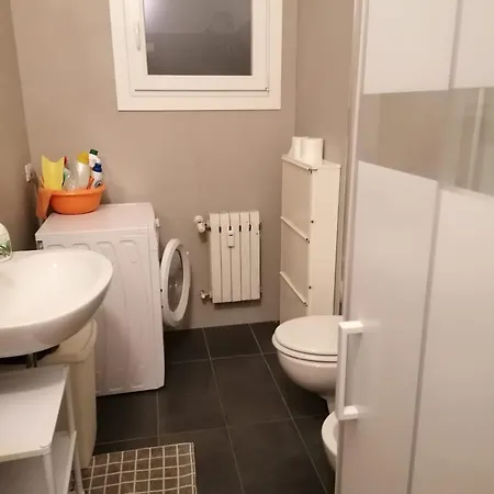 Eva 's Flat With Large Sunny Balcony And Lagoon View