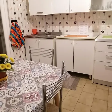 Eva 's Flat With Large Sunny Balcony And Lagoon View