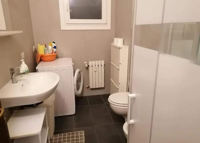 Eva 's Flat With Large Sunny Balcony And Lagoon View