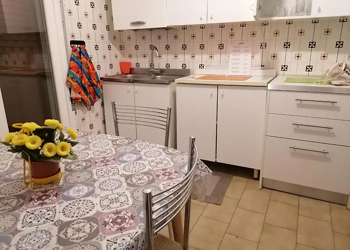 Eva 's Flat With Large Sunny Balcony And Lagoon View